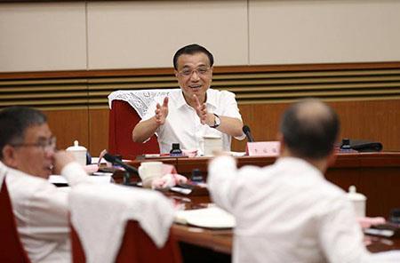 Manufacturing Upgrades und wirtschaftliche Restrukturierung mit dem chinesischen Premier Li Keqiang.jpg Manufacturing Upgrades and Economic Restructuring with Chinese Premier Li Keqiang.jpg