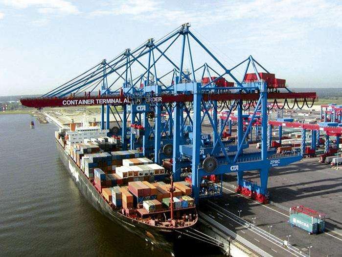 Portalcontainerkran von Yuntian Crane.jpg Portal Container Crane From Yuntian Crane.jpg