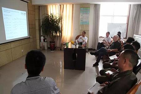 Deutsche Experten führen theoretische und praktische Ausbildung für unsere Schweißer612112017.jpg durch German experts conduct theoretical and practical training for our company’s welders612112017.jpg