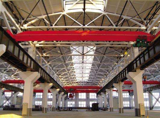 Lowhead-Raum-einzelner Träger-Laufkran für das Speichern von Bau Cost.jpg Lowhead Room Single Girder Overhead Crane for Saving Construction Cost.jpg